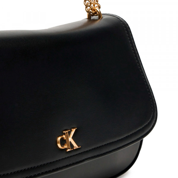 monogram-logo-hardware-chain-shoulder-bag