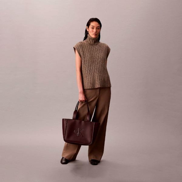 monogram-engraved-tote-bag