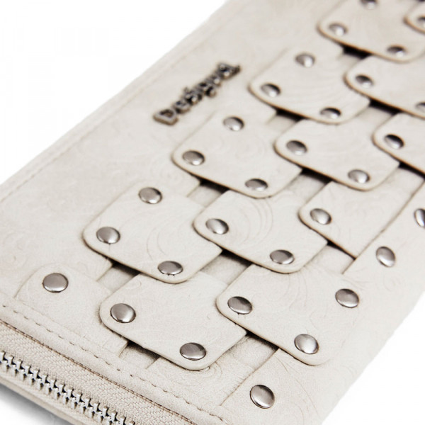 grande-borsa-effetto-pelle-borchiata