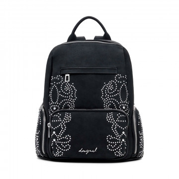 mochila-pequena-com-bolso-cravejado