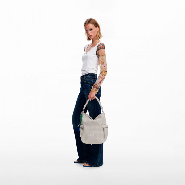 mochila-efecto-piel-logo-grande