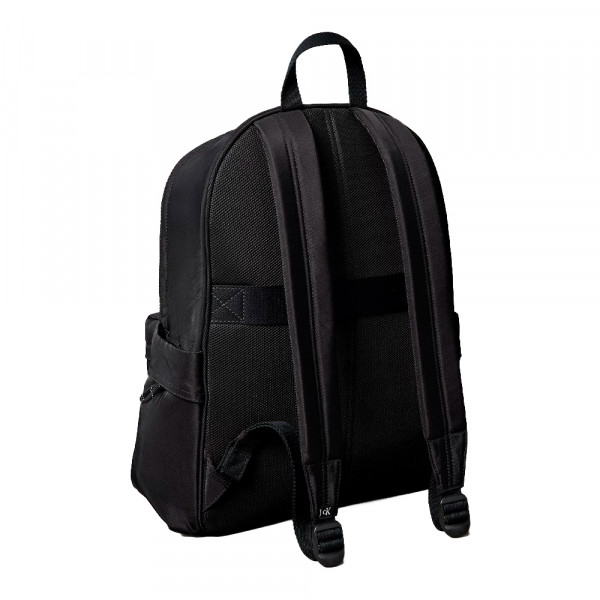 sac-a-dos-en-nylon-avec-logo-monogramme