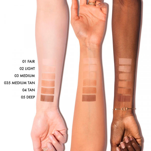 blurring-setting-powder-lysande-omarkbar-matt-finish