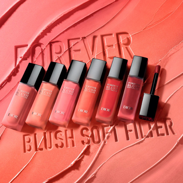 flussiges-rouge-mit-mousse-textur-mattes-finish