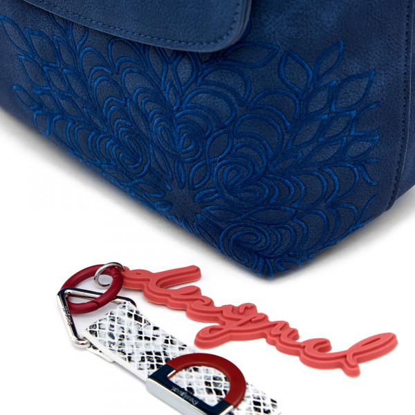mochila-pequena-com-aba-gravada