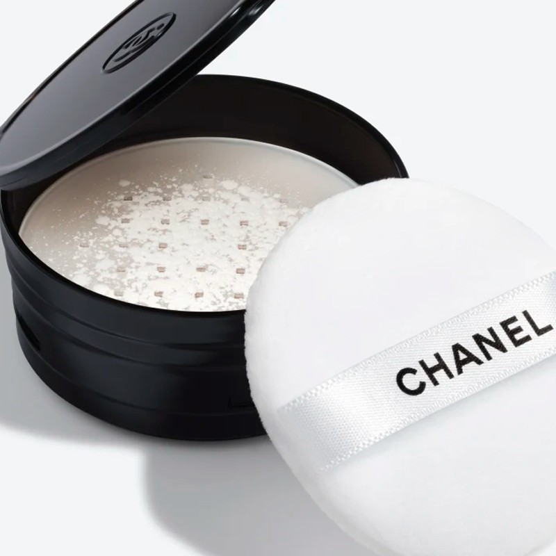 poudre-universelle-gratis-pafyllning-lost-puder-med-naturlig-finish-resestorlek