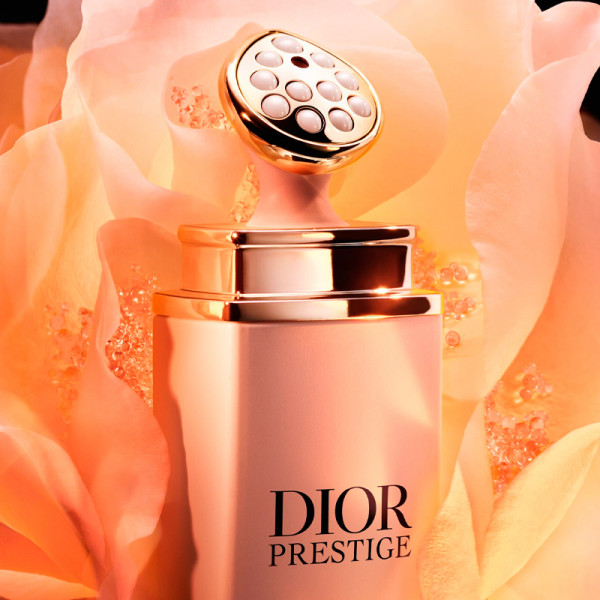 dior-prestige-le-micro-serum-de-rose-yeux-activated-enestaende-regenererende-mikronaeringsstof-ojenkonturserum