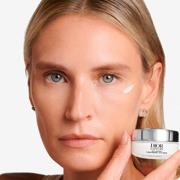 dior-capture-creme-regard-krem-pod-oczy-kontur-oczu-korekcja-przeciwstarzeniowa-zmarszczki-jedrnosc-cienie-i-worki-pod