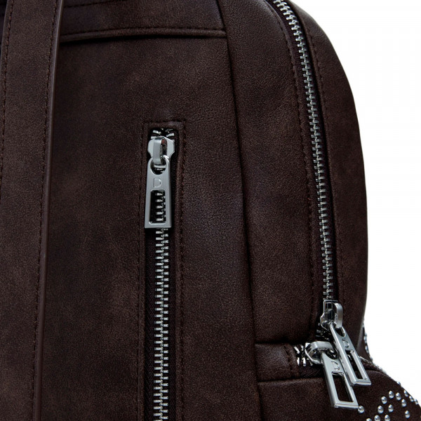 petit-sac-a-dos-a-poche-cloutee