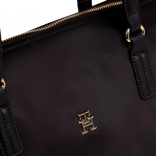 tote-bag-with-distinctive-ribbon