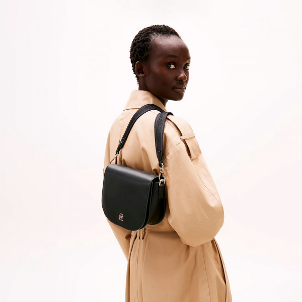 bolso-saddle-mensajero-con-inscripcion