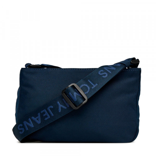 borsa-essenziale-con-scritta-sulla-tracolla