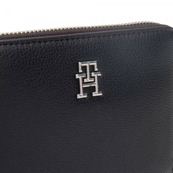 medium-essential-wallet-with-zipper
