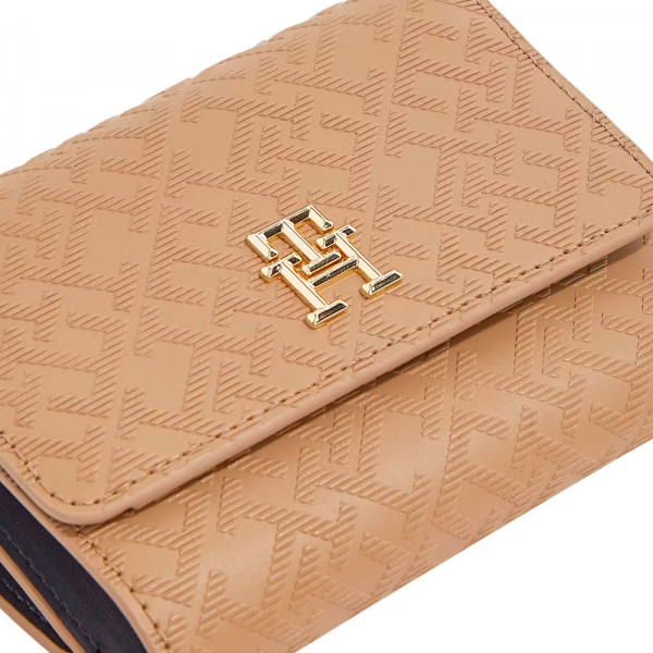 cartera-plegable-con-monograma-th