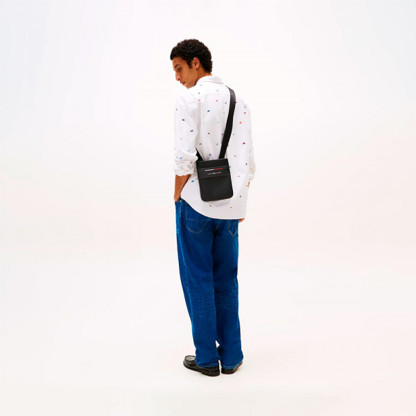signature-shoulder-bag
