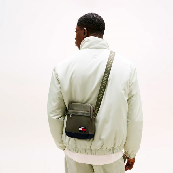 sac-bandouliere-essentiel-au-quotidien