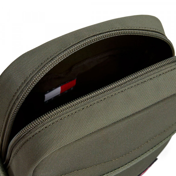 essential-daily-crossbody-bag