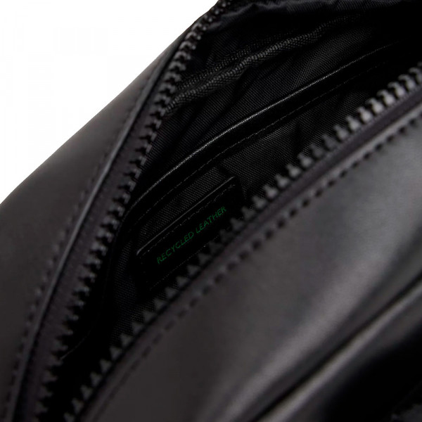 trousse-de-toilette-avec-logo
