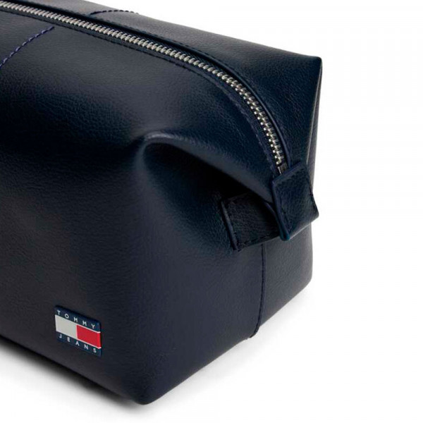 heritage-leather-toiletry-bag