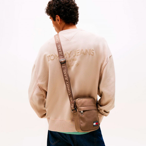 unverzichtbare-reportertasche-mit-aufschrift