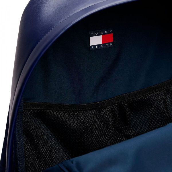 mochila-essential-curva