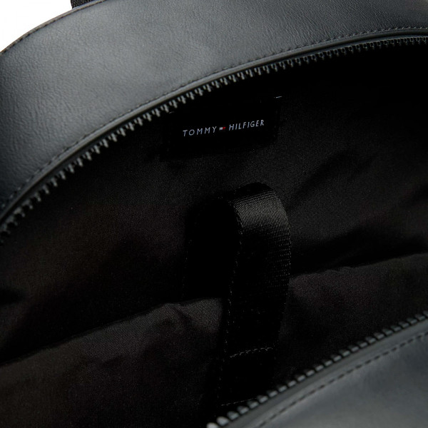mochila-com-assinatura-texturizada