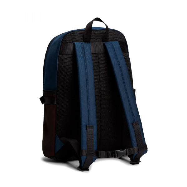 mochila-con-correas-de-cinta