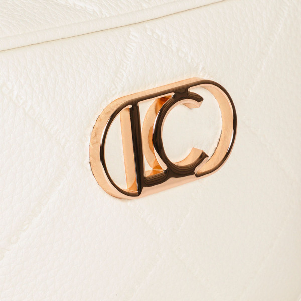 schultertasche-mit-diamant-monogramm