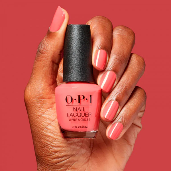 nl-bubblegum-goth-vernis-a-ongles