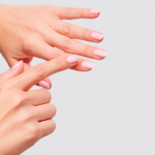 glow-up-nail-cuticle-oil-aterfuktande-och-reparerande-olja