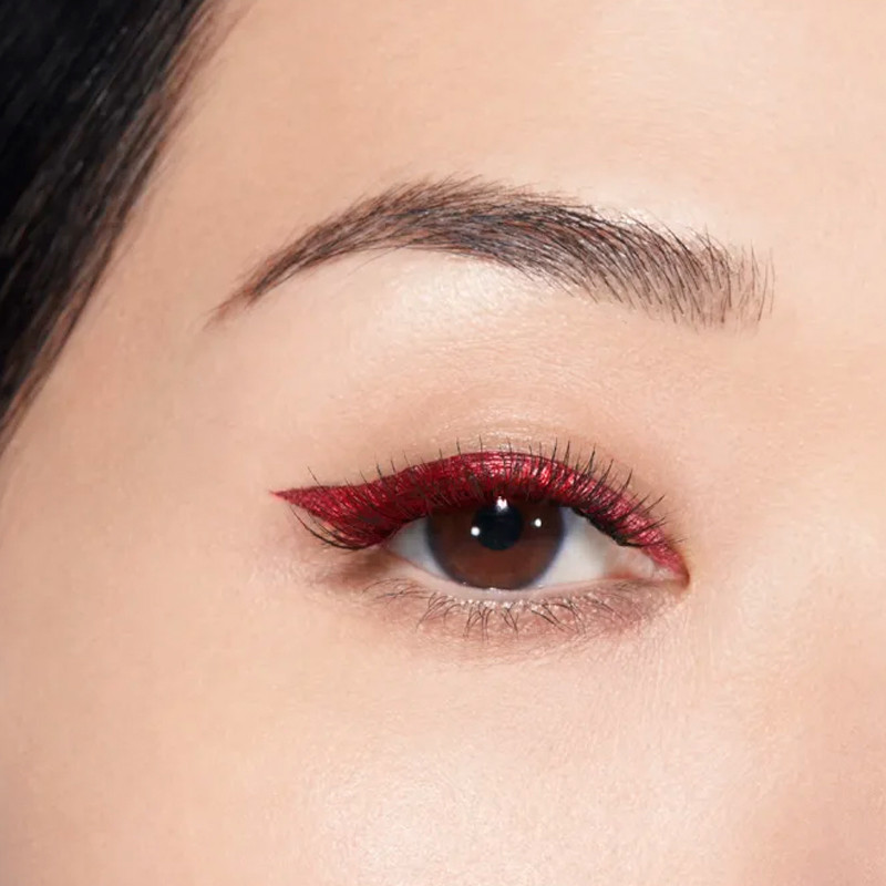 le-liner-de-chanel-high-precision-long-lasting-and-waterproof-liquid-eyeliner