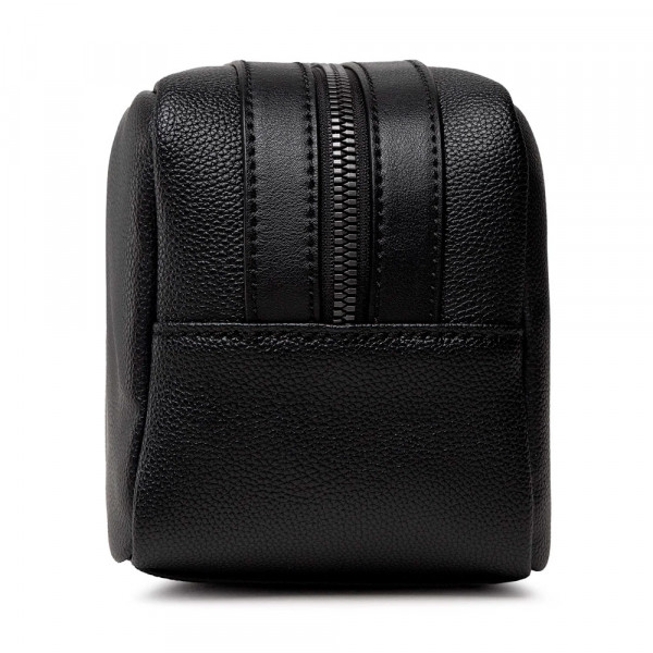 trousse-de-toilette-chaude