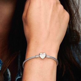 Moments Bracelet Snake Chain Design with Heart Clasp 599206C00