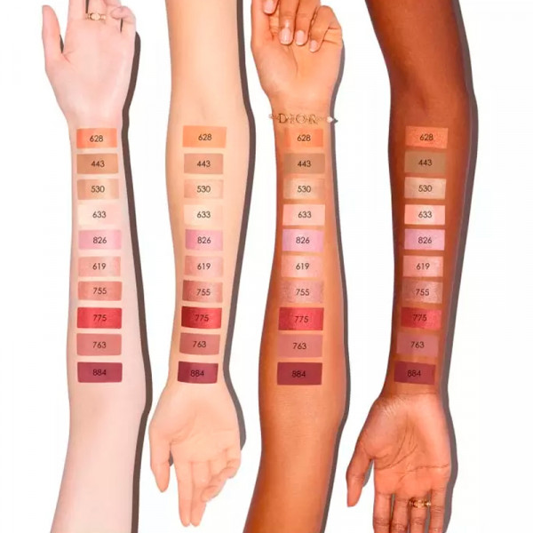 cien-do-powiek-intensywny-kolor-i-spektakularne-wykonczenie-kremowy-puder-dlugotrwaly