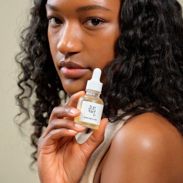 rozswietlajace-serum-propolis-niacynamid-serum-rozswietlajace-i-rownowazace