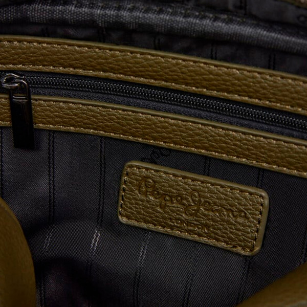 schultertasche-aus-kunstleder