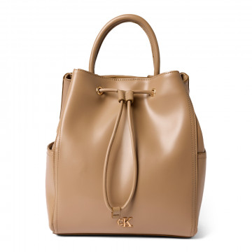 mochila-con-cordon-con-monograma