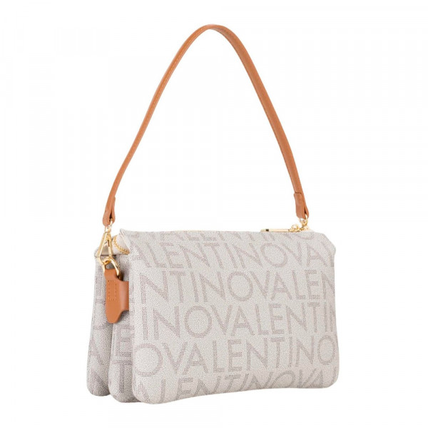 regina-musicienne-re-vbs9is43