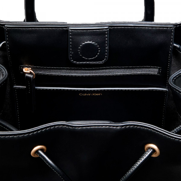 sac-a-dos-a-cordon-monogramme