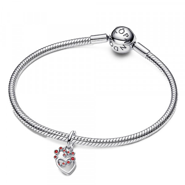 pendentif-breloque-coeurs-relies-et-pierres-precieuses-rouges