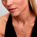 collier-cadenas-en-forme-de-coeur-etincelant