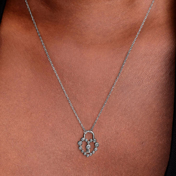 collar-candado-corazon-brillante