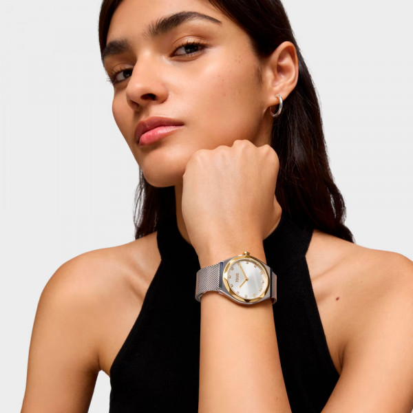 montre-analogique-avec-bracelet-en-acier-et-acier-plaque-or-maille-ronde