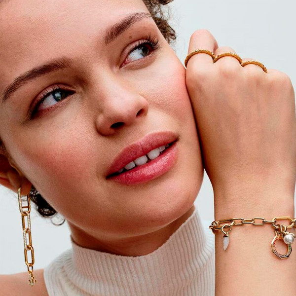 pandora-me-mini-anhanger-mit-haifischzahn-763373c01