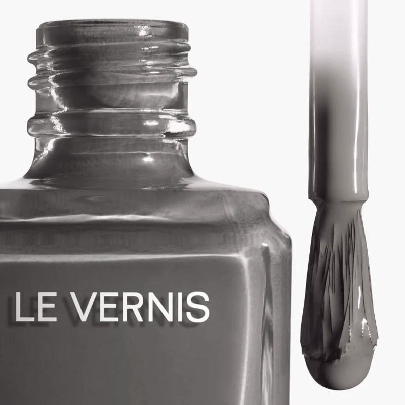 le-vernis-color-y-brillo-de-larga-duracion