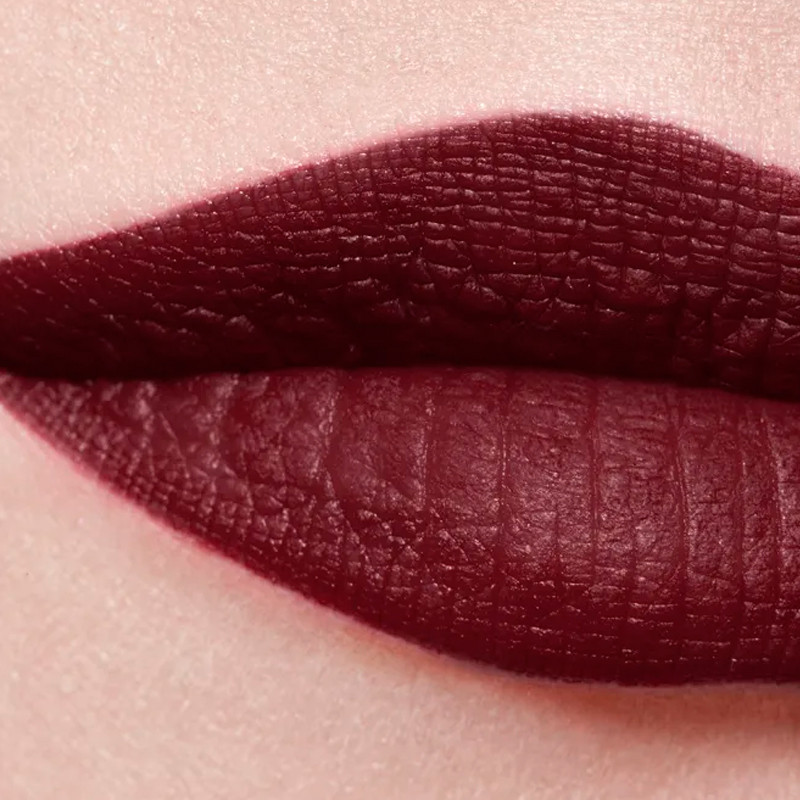 rouge-allure-velvet-rouge-noir-the-luminous-velvet-lipstick