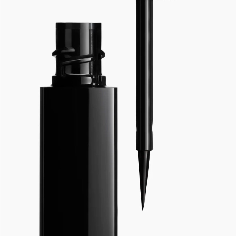 le-liner-de-chanel-eyeliner-liquido-ad-alta-precisione-lunga-durata-e-impermeabile