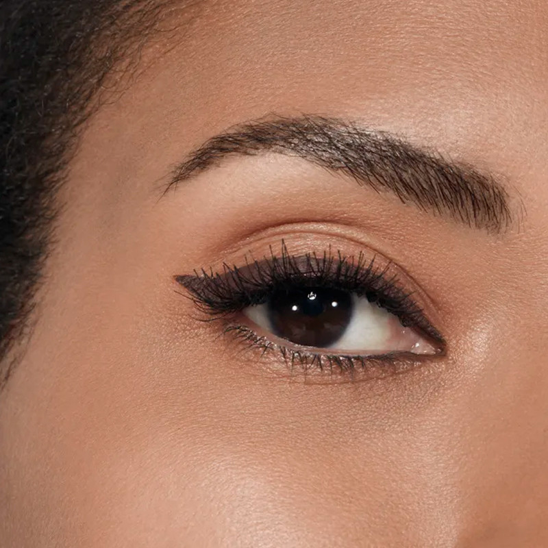 le-liner-de-chanel-eyeliner-liquido-de-alta-precision-larga-duracion-y-waterproof