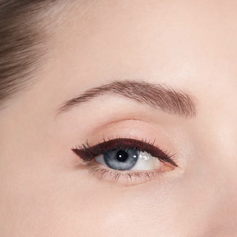 le-liner-de-chanel-eyeliner-liquido-de-alta-precision-larga-duracion-y-waterproof