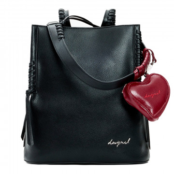 mittelgrosser-rucksack-mit-herzanhanger